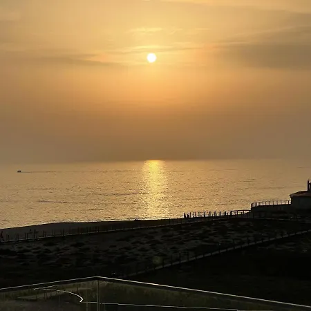 アパート Povoa De Varzim-sleeps4-beachfront-ac-parking *