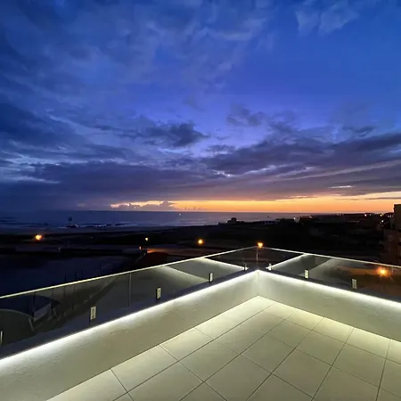 Lägenhet Povoa De Varzim-sleeps4-beachfront-ac-parking *